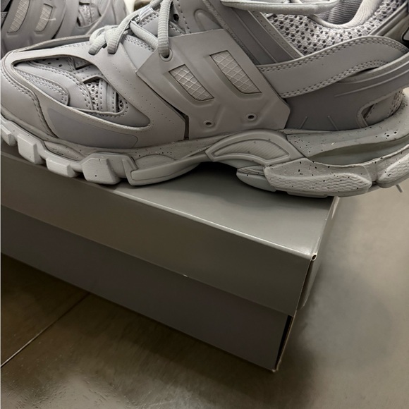 Balenciaga Track 1.0 Chunky Sneakers Low-Top Gray - Picture 8 of 11